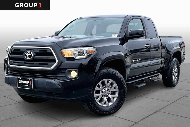 2017 Toyota Tacoma SR5 4WD photo