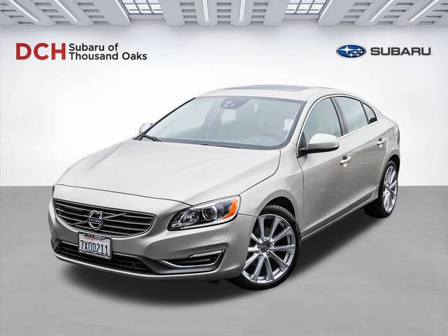 2017 Volvo S60 Inscription Platinum FWD photo