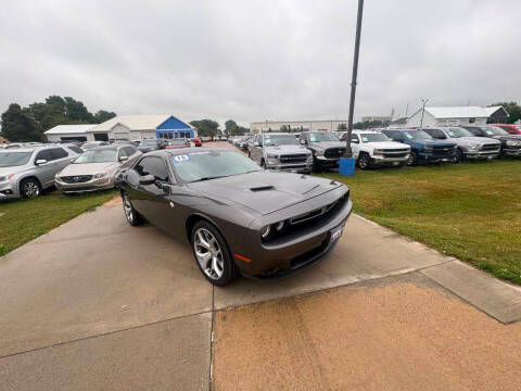 2016 Dodge Challenger SXT Plus RWD photo