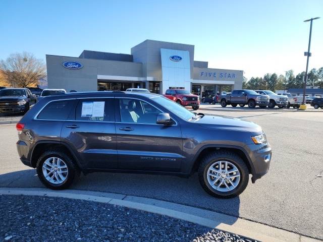 2017 Jeep Grand Cherokee Laredo RWD photo