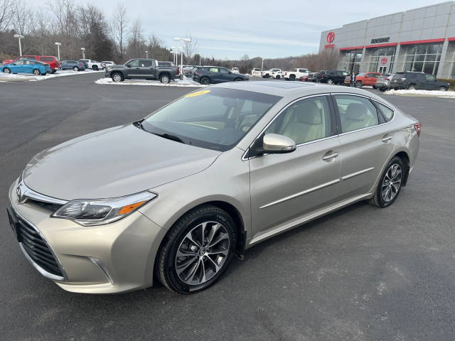 2016 Toyota Avalon XLE Premium FWD photo