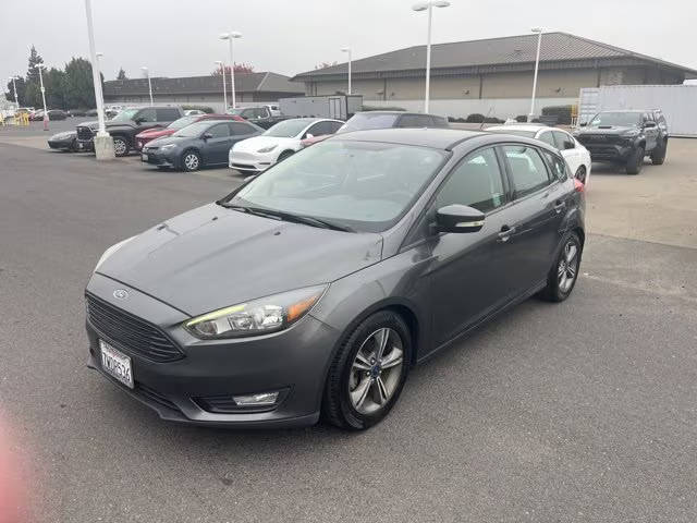 2016 Ford Focus SE FWD photo