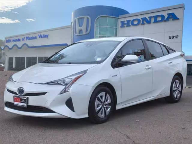 2017 Toyota Prius Four FWD photo