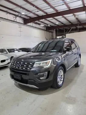 2017 Ford Explorer XLT FWD photo