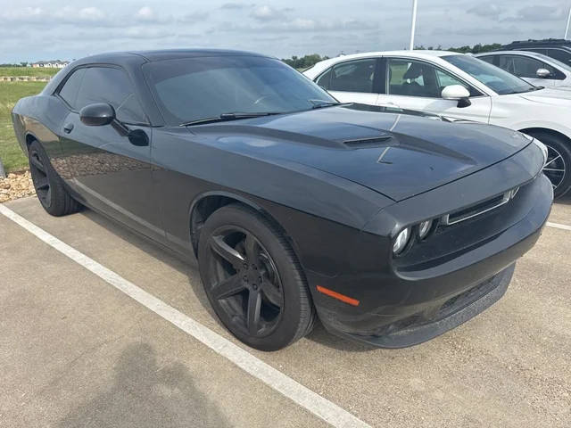 2016 Dodge Challenger SXT RWD photo