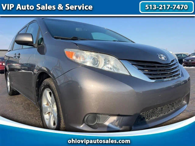 2017 Toyota Sienna LE FWD photo