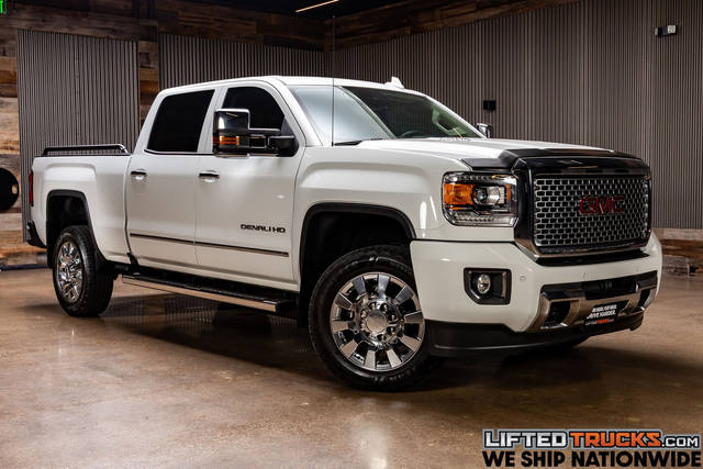 2016 GMC Sierra 2500HD Denali 4WD photo