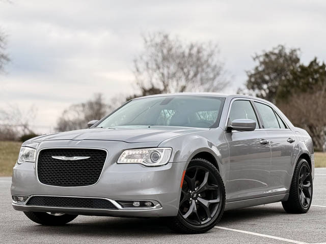 2016 Chrysler 300 Limited RWD photo