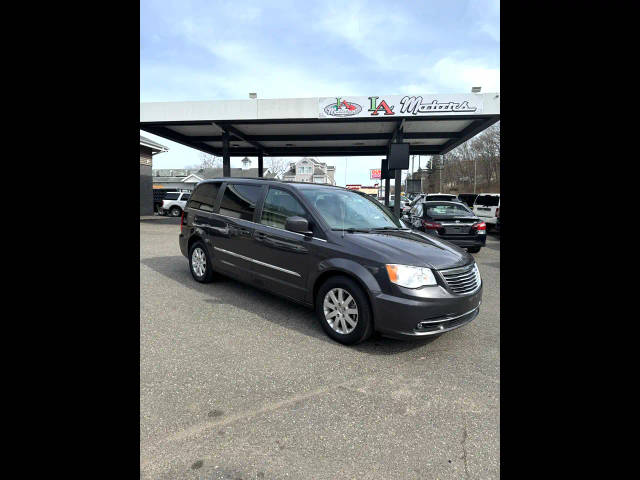 2016 Chrysler Town and Country Touring FWD photo