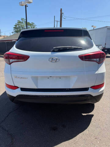 2017 Hyundai Tucson SE FWD photo