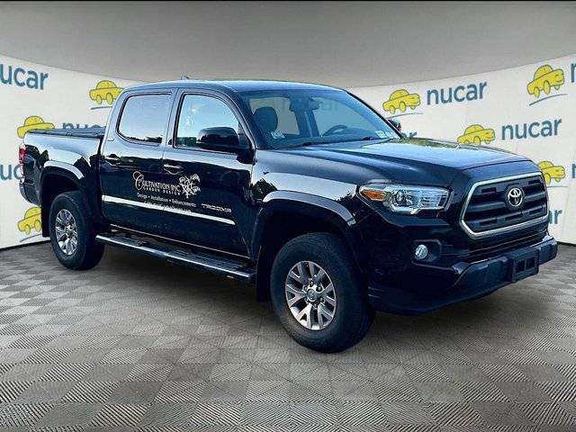 2017 Toyota Tacoma SR5 4WD photo