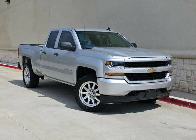 2017 Chevrolet Silverado 1500 Custom RWD photo