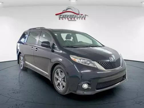 2017 Toyota Sienna SE Premium FWD photo