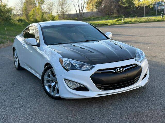 2016 Hyundai Genesis 3.8L Base RWD photo