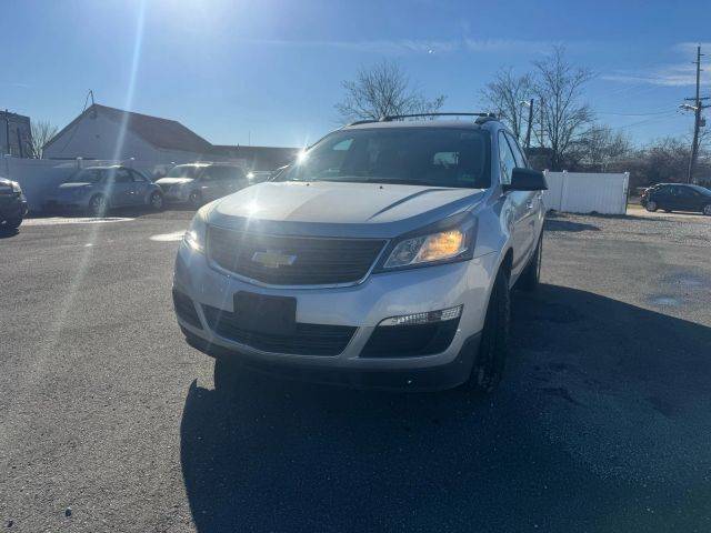 2017 Chevrolet Traverse LS FWD photo