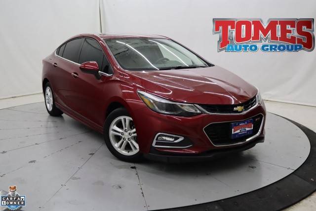 2017 Chevrolet Cruze LT FWD photo