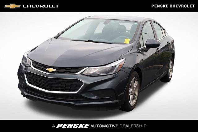 2017 Chevrolet Cruze LT FWD photo