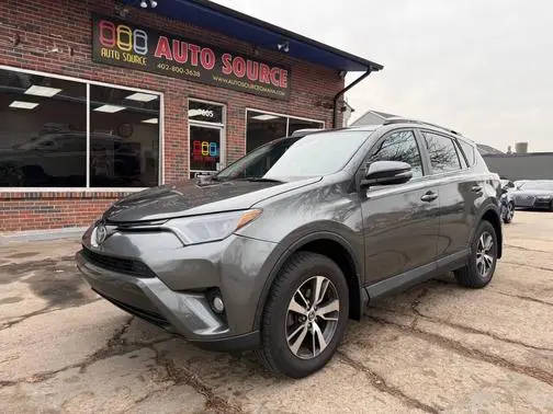 2017 Toyota RAV4 XLE AWD photo
