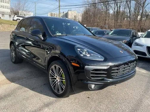 2017 Porsche Cayenne S E-Hybrid Platinum Edition AWD photo