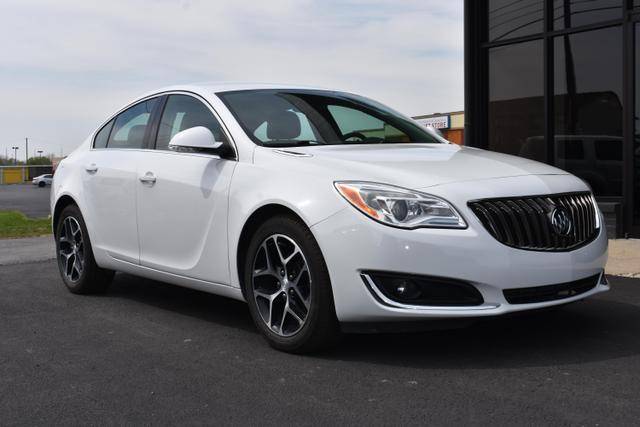 2017 Buick Regal Sport Touring FWD photo