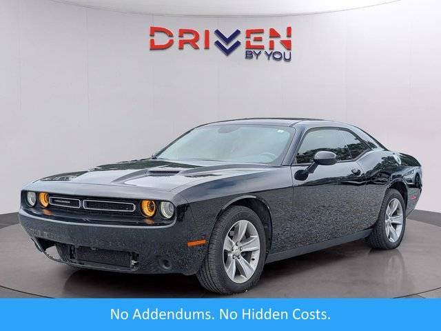 2016 Dodge Challenger SXT RWD photo