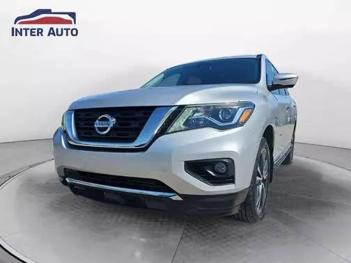 2017 Nissan Pathfinder Platinum 4WD photo