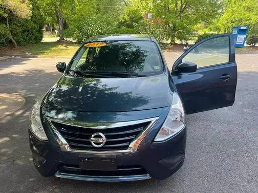 2017 Nissan Versa S FWD photo