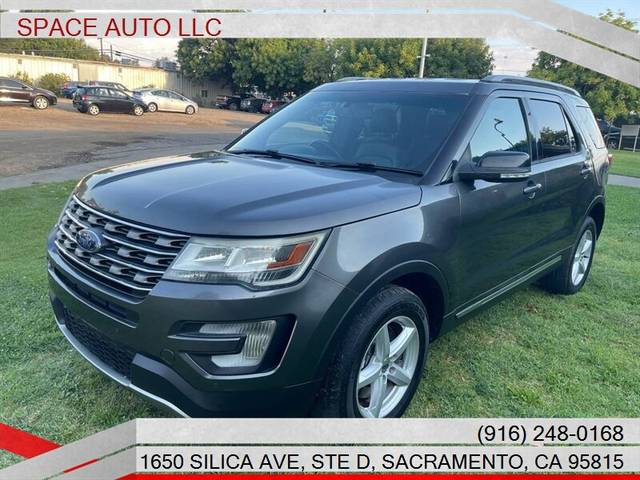 2017 Ford Explorer XLT 4WD photo