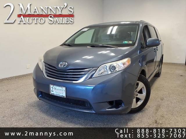 2017 Toyota Sienna LE FWD photo