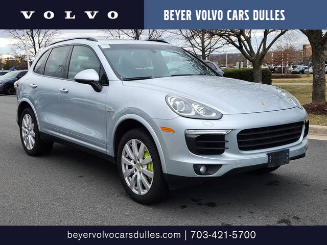 2017 Porsche Cayenne S E-Hybrid Platinum Edition AWD photo