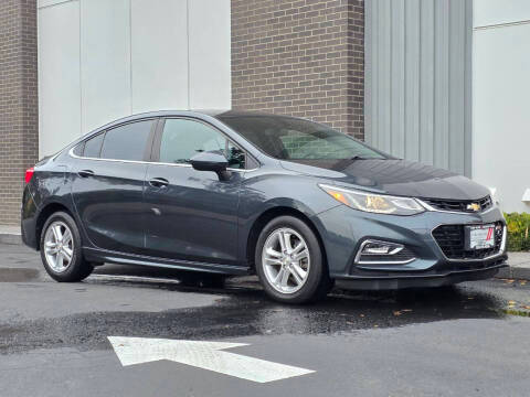 2017 Chevrolet Cruze LT FWD photo