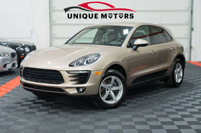 2017 Porsche Macan AWD photo