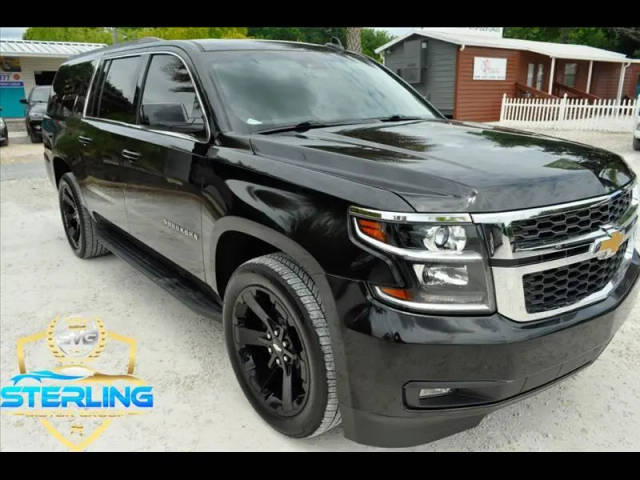 2017 Chevrolet Suburban LT 4WD photo