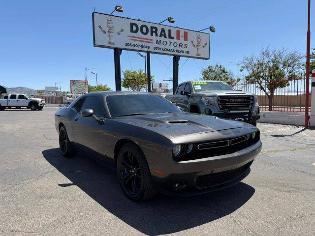 2017 Dodge Challenger SXT Plus RWD photo