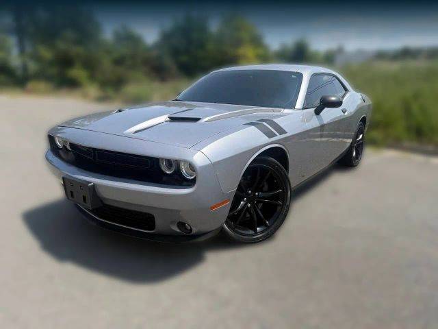2016 Dodge Challenger SXT Plus RWD photo