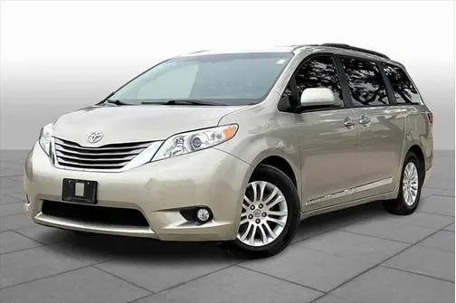 2017 Toyota Sienna XLE FWD photo