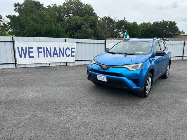 2017 Toyota RAV4 LE FWD photo