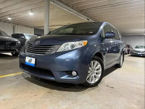 2017 Toyota Sienna XLE AWD photo