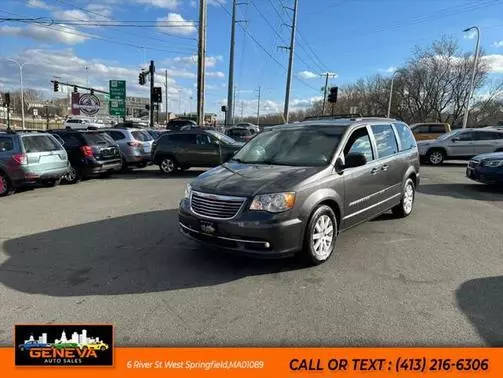 2015 Chrysler Town and Country Touring FWD photo