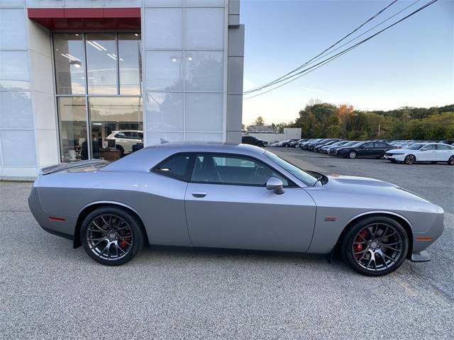 2015 Dodge Challenger SRT 392 RWD photo