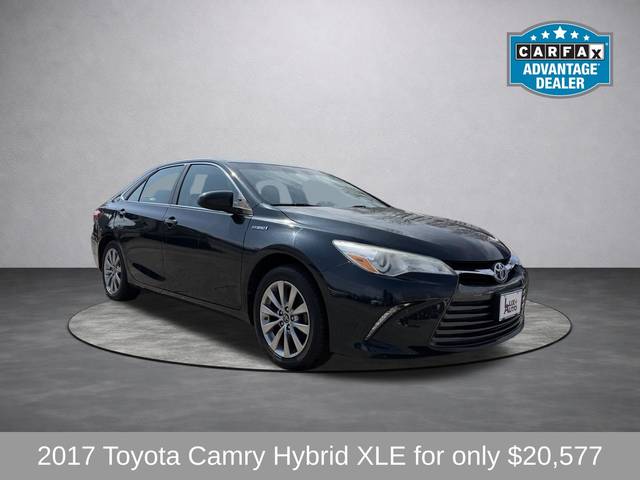 2017 Toyota Camry Hybrid XLE FWD photo