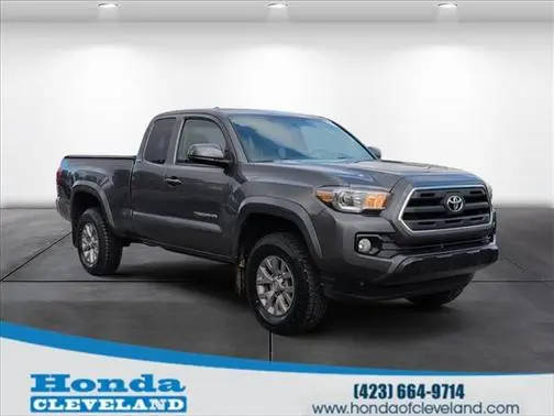 2017 Toyota Tacoma SR5 4WD photo