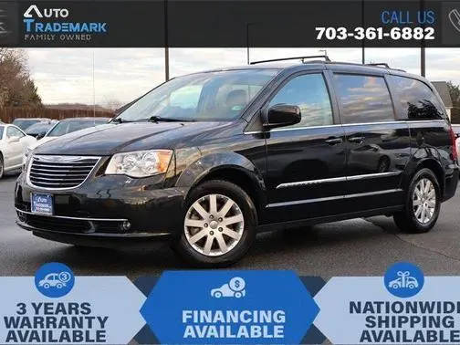 2016 Chrysler Town and Country Touring FWD photo