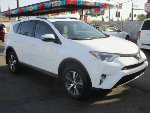 2016 Toyota RAV4 XLE FWD photo