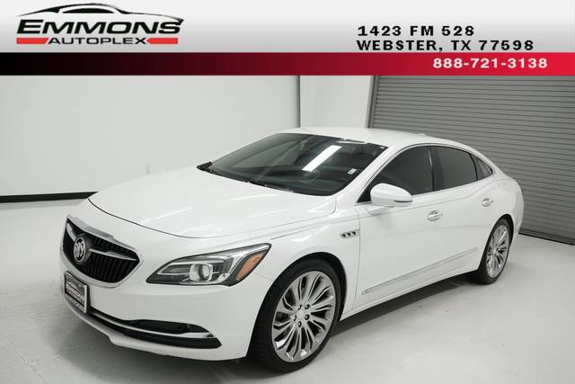 2017 Buick LaCrosse Essence FWD photo