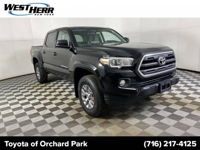2017 Toyota Tacoma SR5 4WD photo