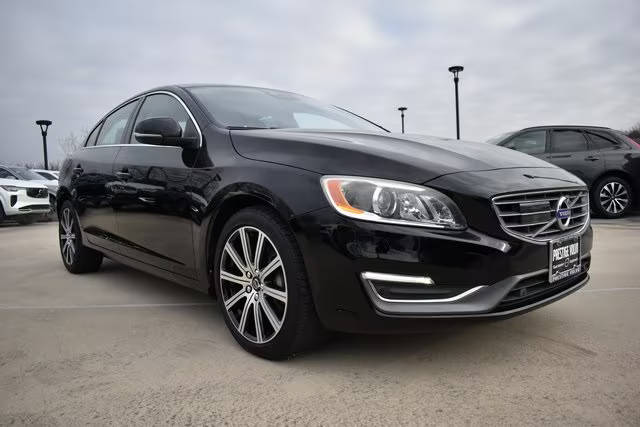 2017 Volvo S60 Inscription Platinum AWD photo