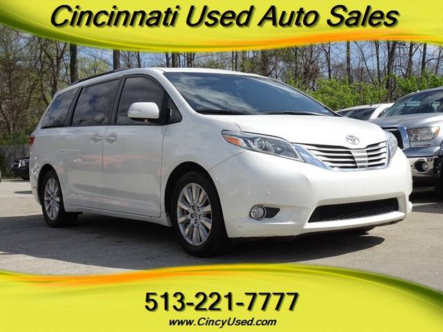 2017 Toyota Sienna Limited Premium FWD photo