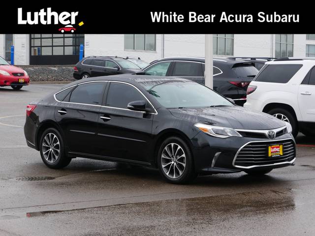 2017 Toyota Avalon XLE Premium FWD photo