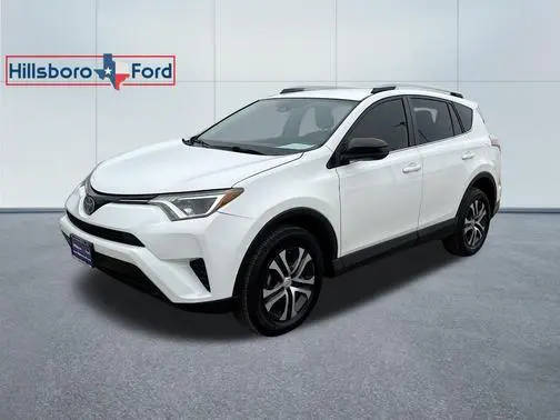2017 Toyota RAV4 LE FWD photo